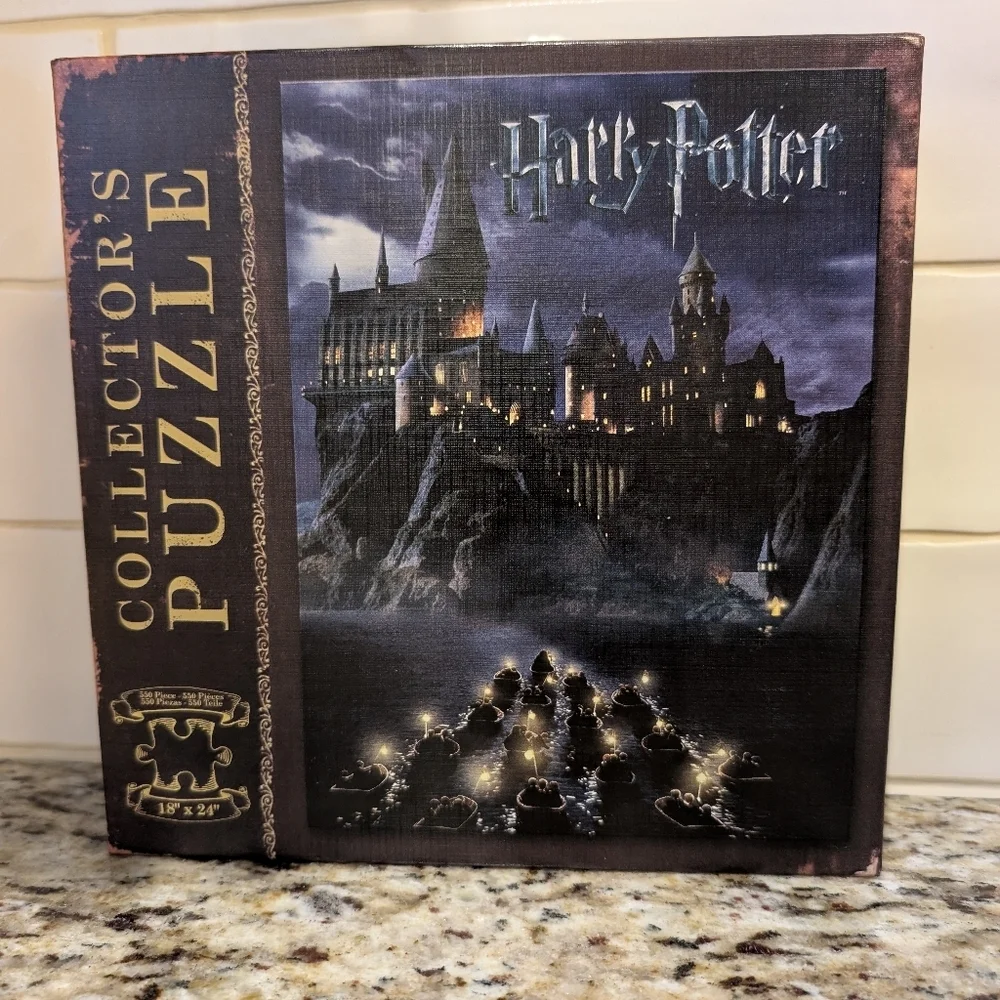 Harry Potter Collector's 550 Piece Puzzle 18 x 24 Hogwarts Castle Boat Complete